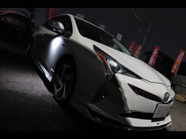 PRIUS 4WD