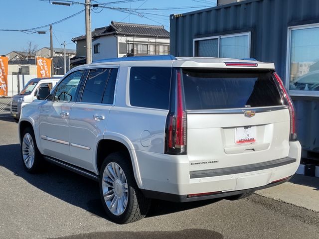 CADILLAC ESCALADE