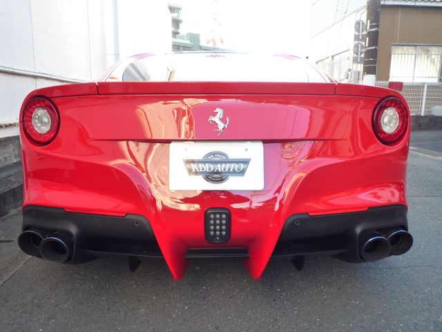 FERRARI F12