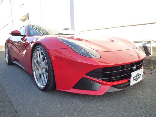 FERRARI F12