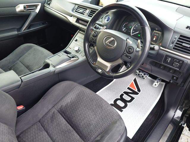 LEXUS CT200h