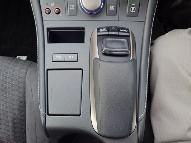 LEXUS CT200h