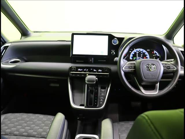 VOXY HYBRID