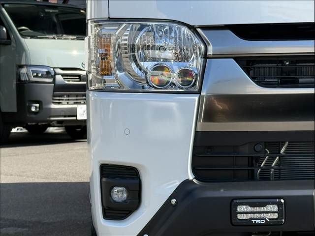 HIACE van 4WD