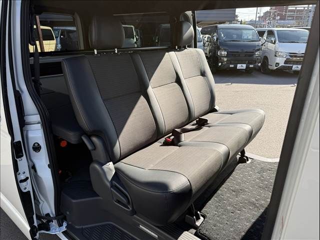 HIACE van 4WD
