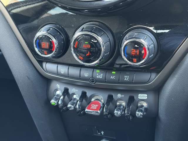 MINI COOPER D CROSSOVER