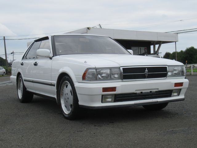 CEDRIC hardtop