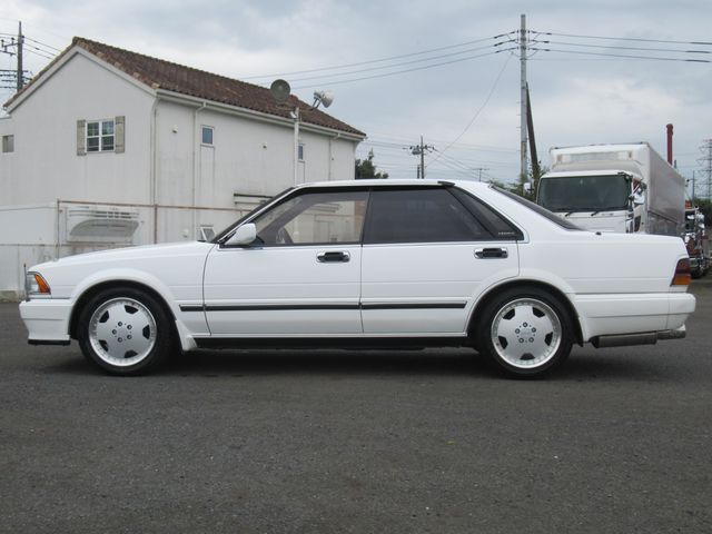 CEDRIC hardtop