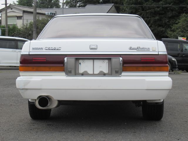 CEDRIC hardtop