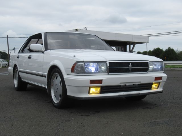 CEDRIC hardtop