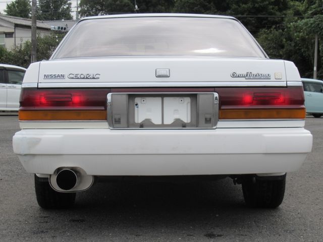 CEDRIC hardtop