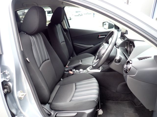 MAZDA2