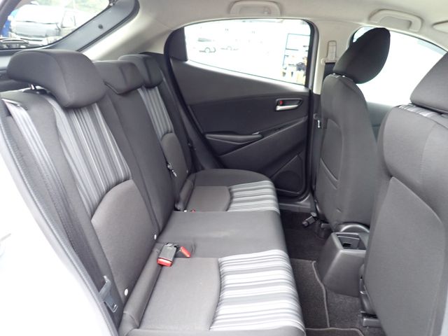 MAZDA2