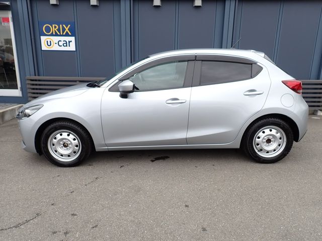 MAZDA2