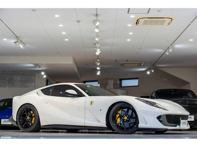 FERRARI 812 Superfast
