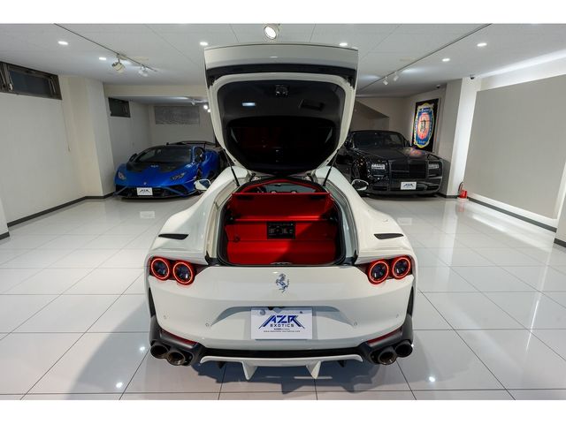 FERRARI 812 Superfast