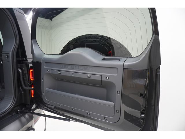 ROVER DEFENDER