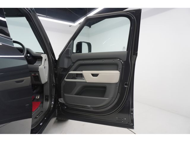ROVER DEFENDER