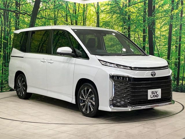 VOXY HYBRID