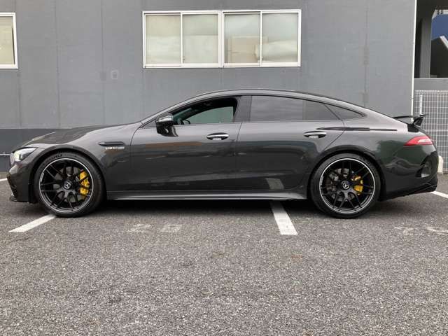 MERCEDES AMG GT 4D coupe