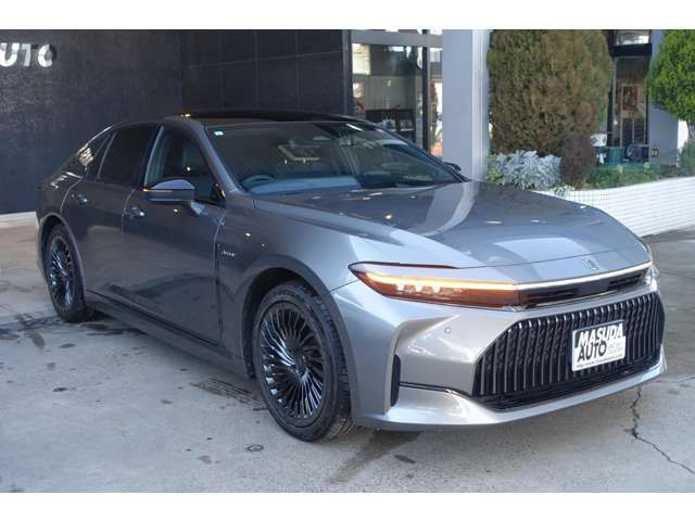 CROWN sedan