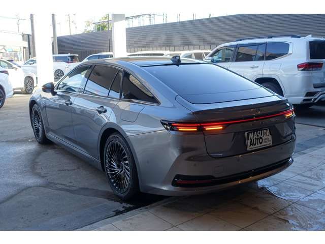 CROWN sedan