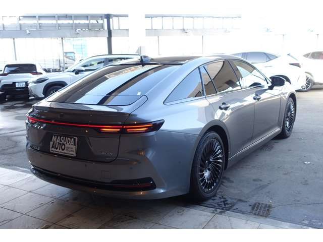 CROWN sedan