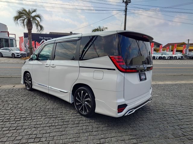 NOAH HYBRID