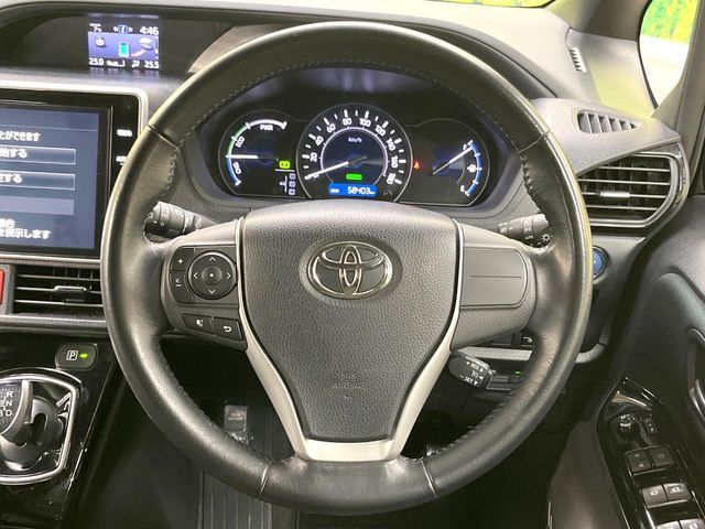 VOXY HYBRID