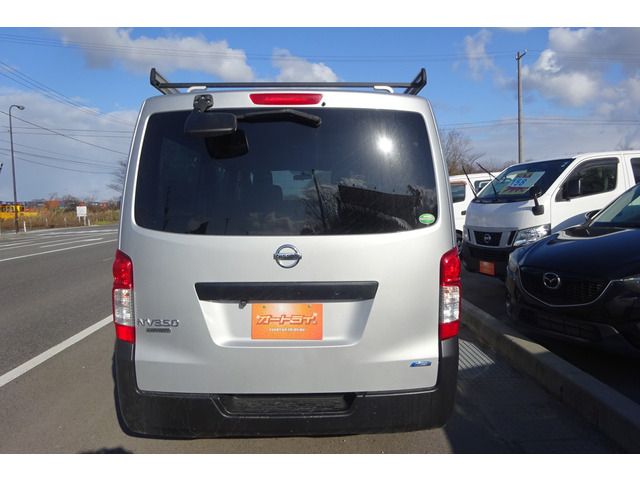 NV350 CARAVAN 4WD