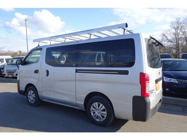 NV350 CARAVAN 4WD