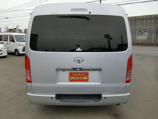 REGIUSACE 2WD van