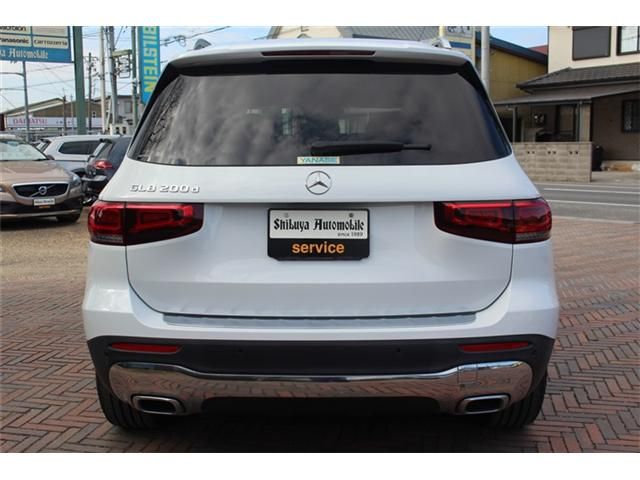MERCEDES BENZ GLB