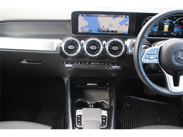 MERCEDES BENZ GLB