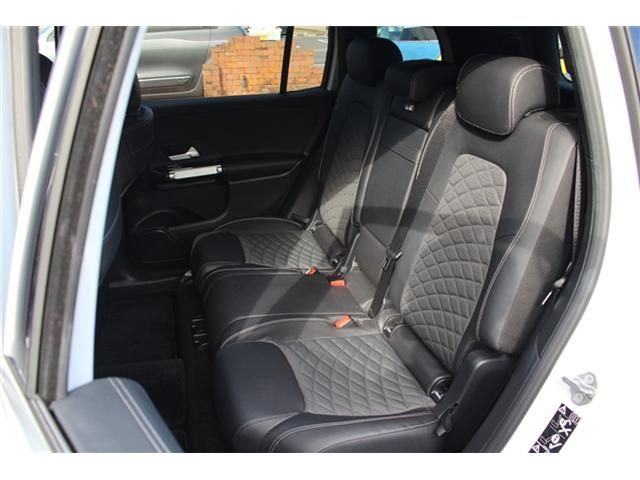MERCEDES BENZ GLB