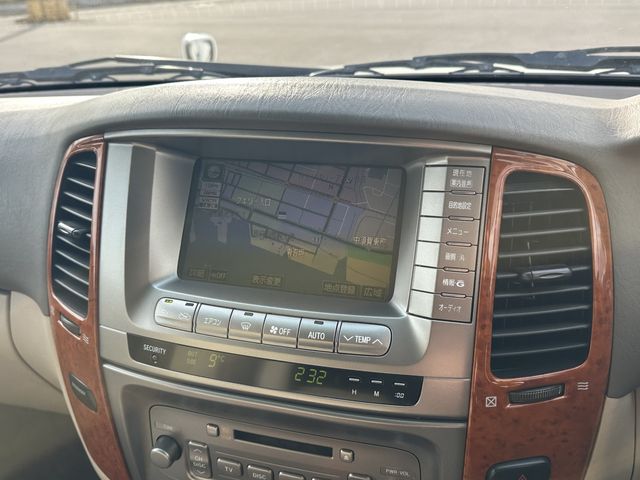 LANDCRUISER van