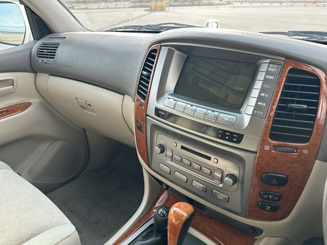 LANDCRUISER van