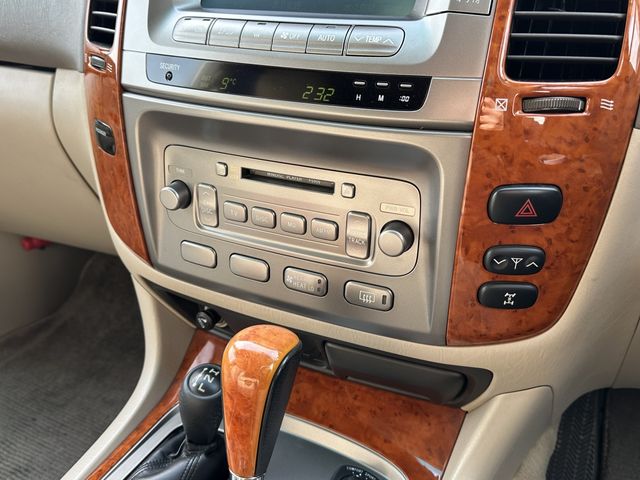 LANDCRUISER van