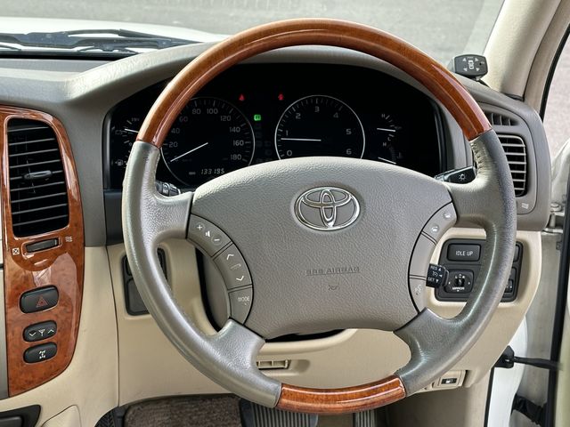 LANDCRUISER van