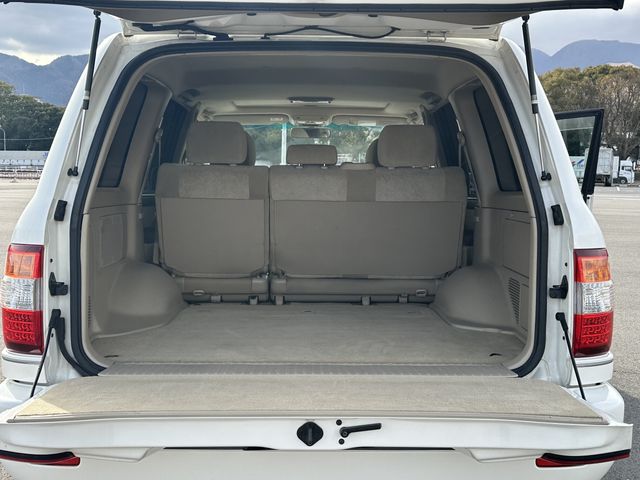 LANDCRUISER van
