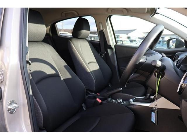 MAZDA2