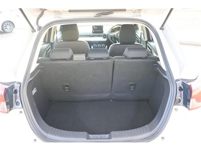 MAZDA2