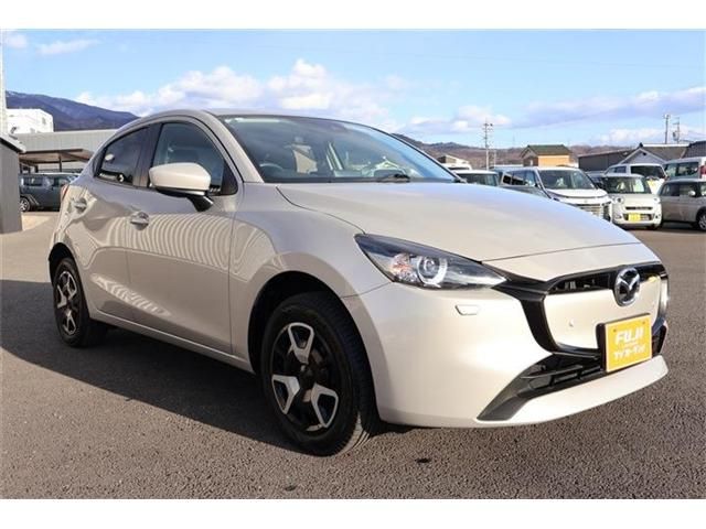 MAZDA2