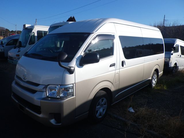 HIACE COMMUTER