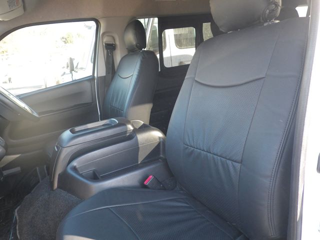 HIACE COMMUTER