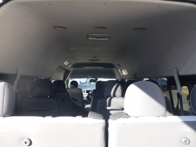 HIACE COMMUTER