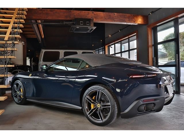 FERRARI Roma Spider