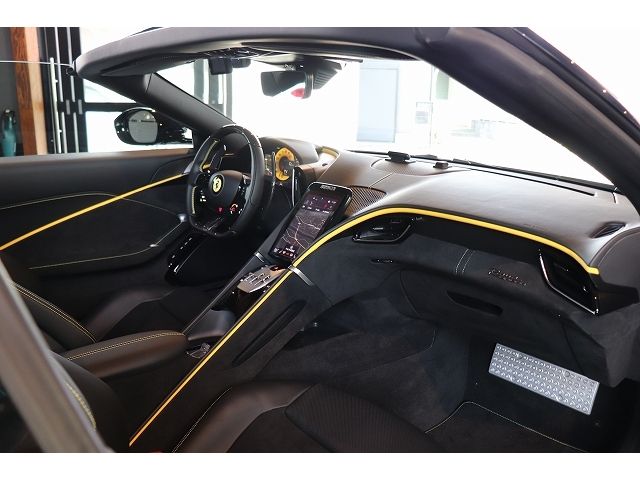 FERRARI Roma Spider