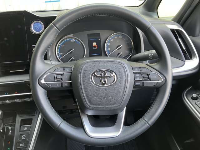 VOXY HYBRID