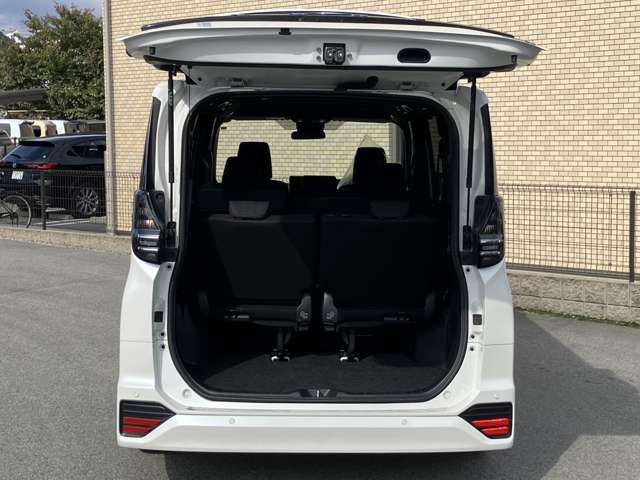 VOXY HYBRID